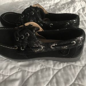Ladies black Sperrys